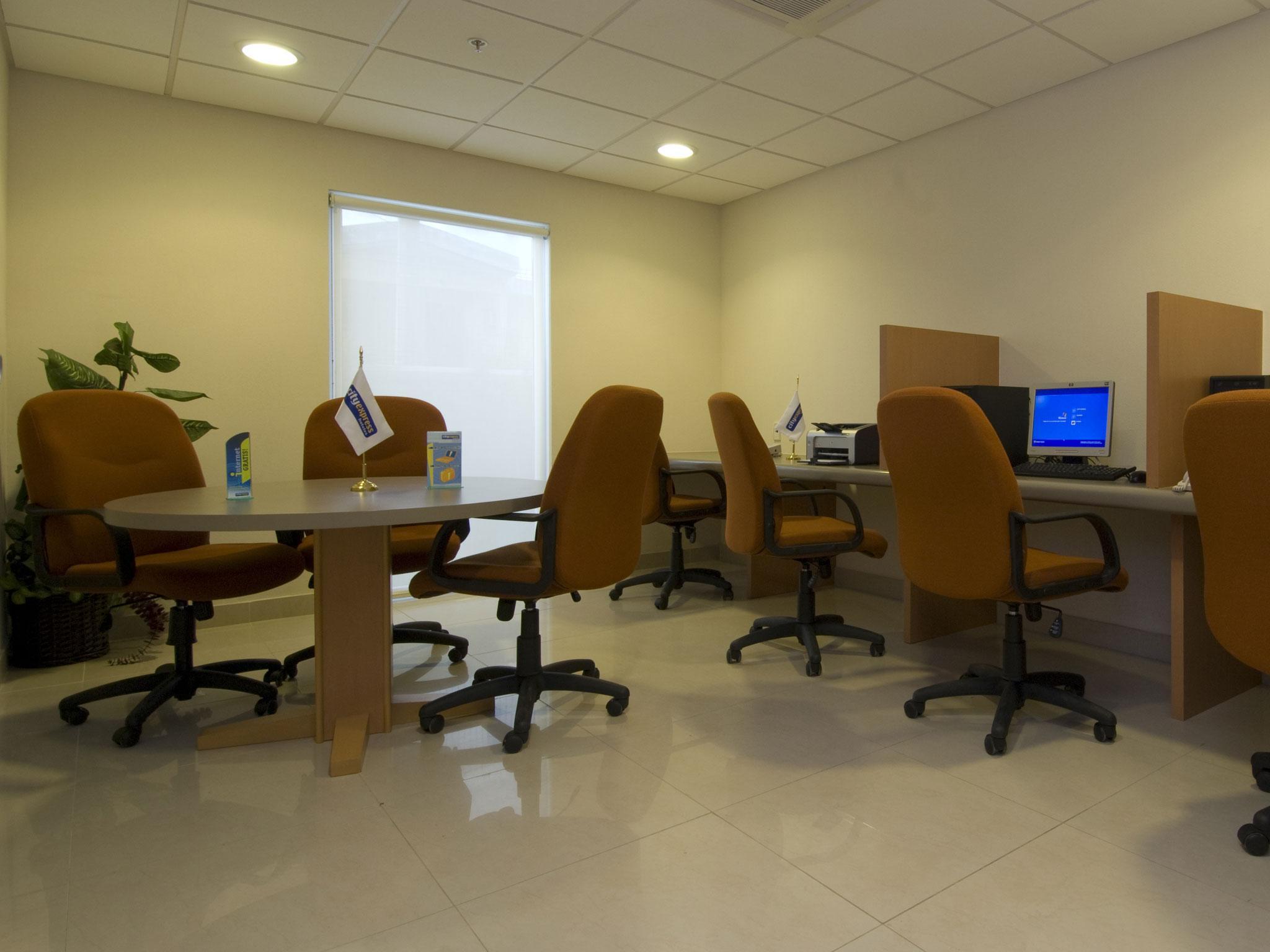 City Express By Marriott Mazatlan Exterior photo