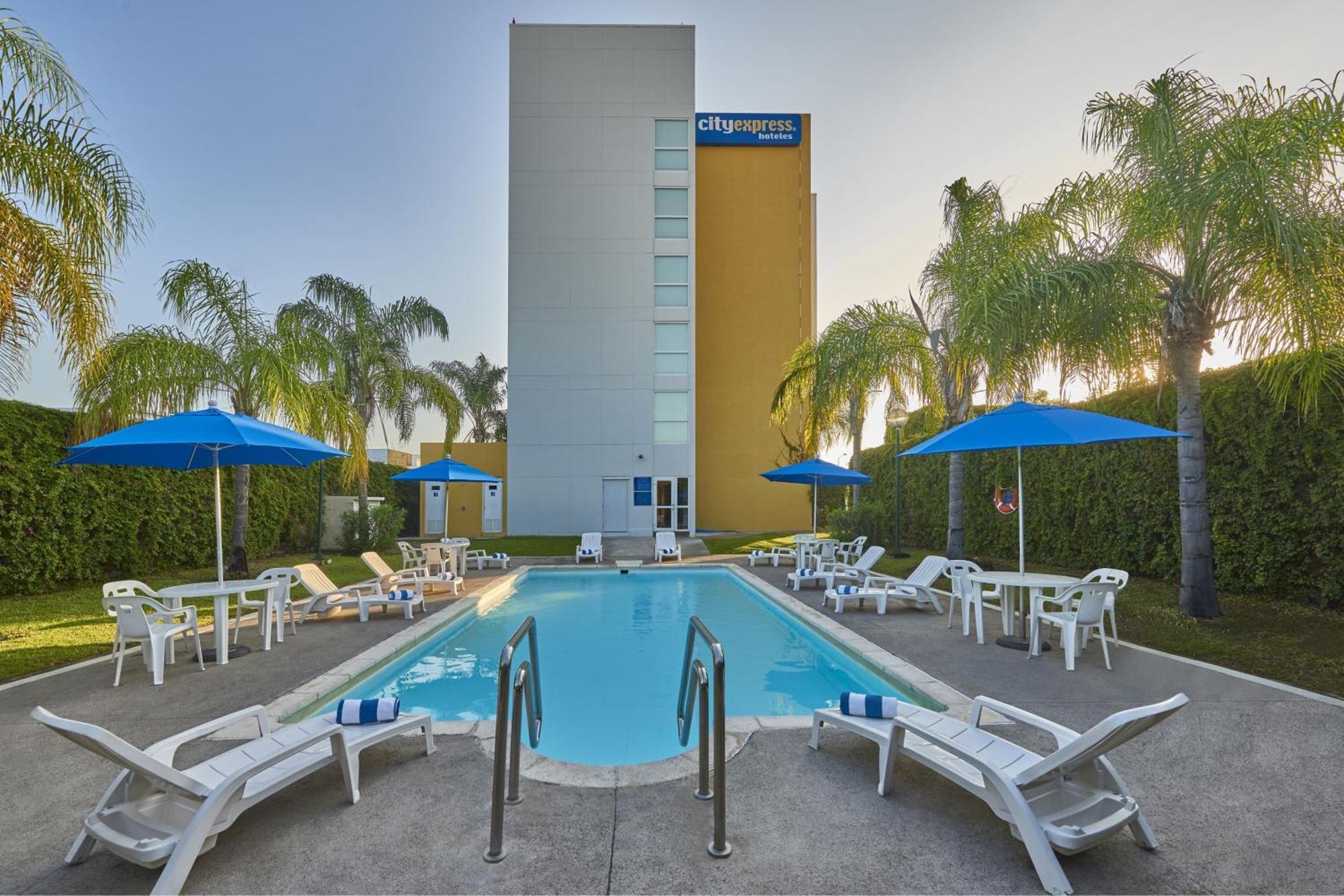 City Express By Marriott Mazatlan Exterior photo