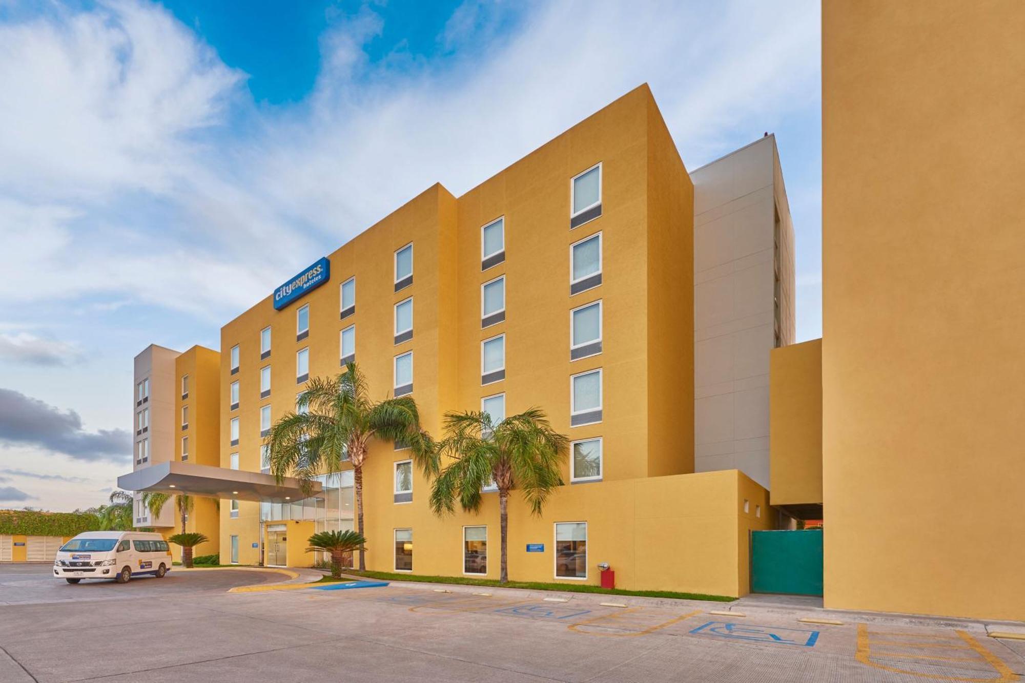 City Express By Marriott Mazatlan Hotel Exterior photo