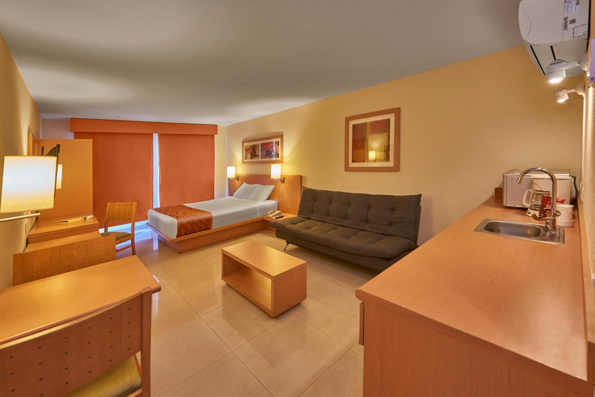 City Express By Marriott Mazatlan Exterior photo