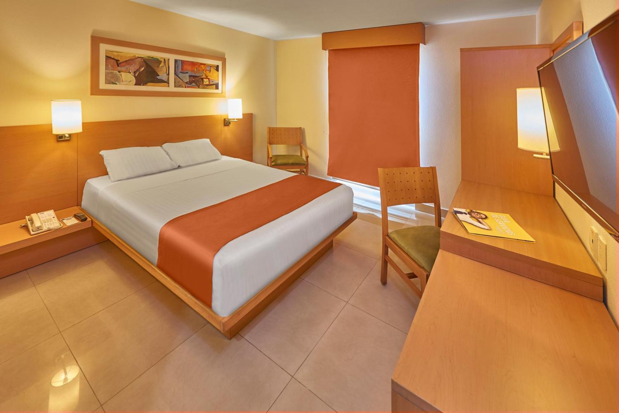 City Express By Marriott Mazatlan Exterior photo