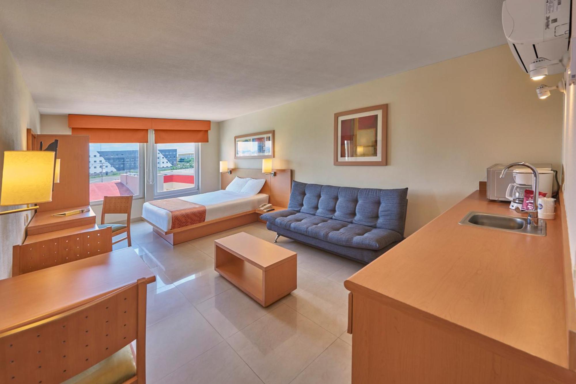 City Express By Marriott Mazatlan Exterior photo