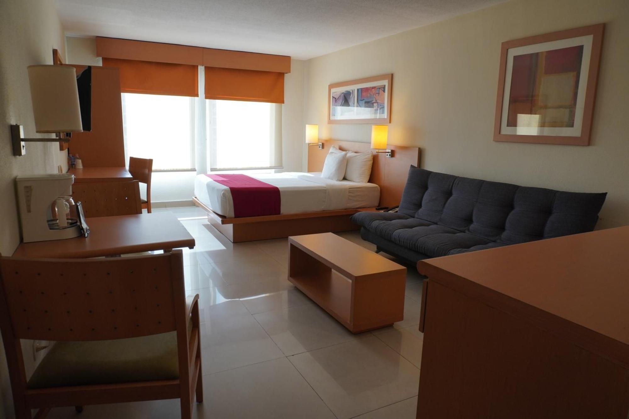 City Express By Marriott Mazatlan Exterior photo