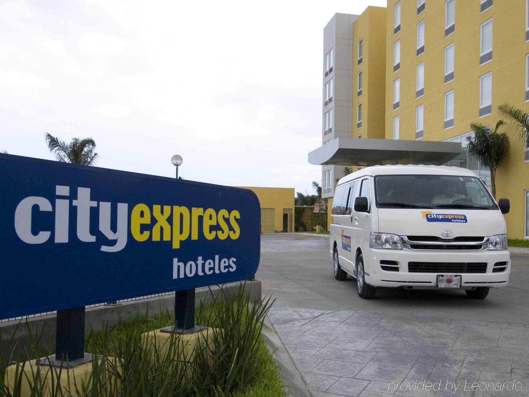 City Express By Marriott Mazatlan Exterior photo