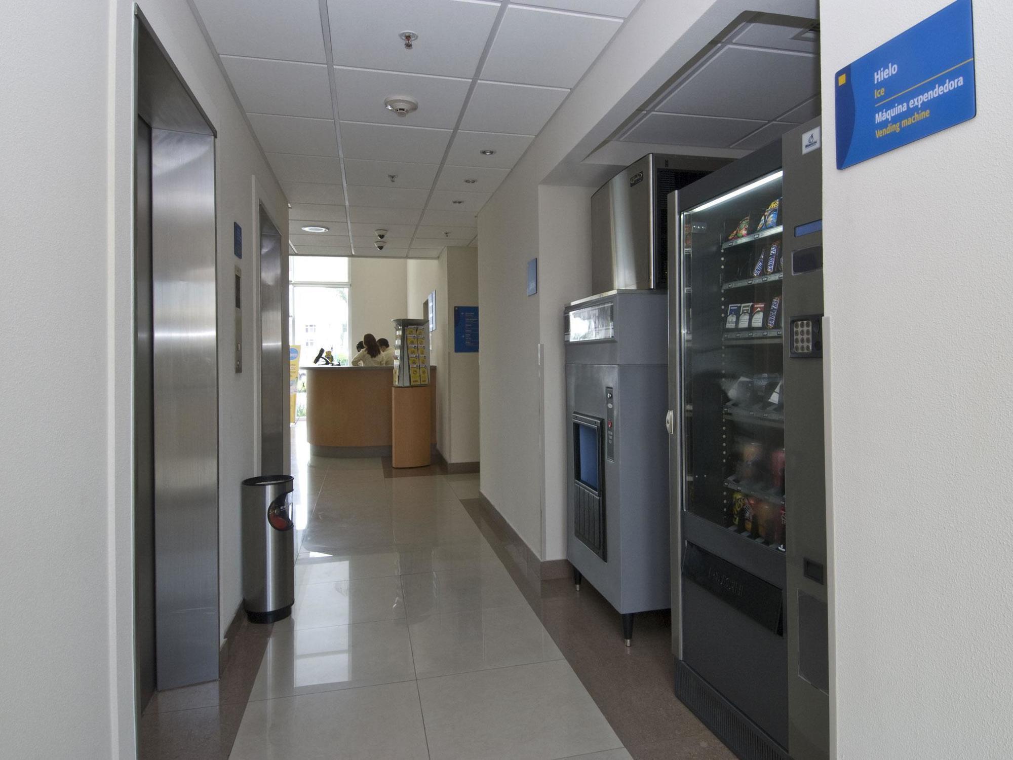 City Express By Marriott Mazatlan Exterior photo