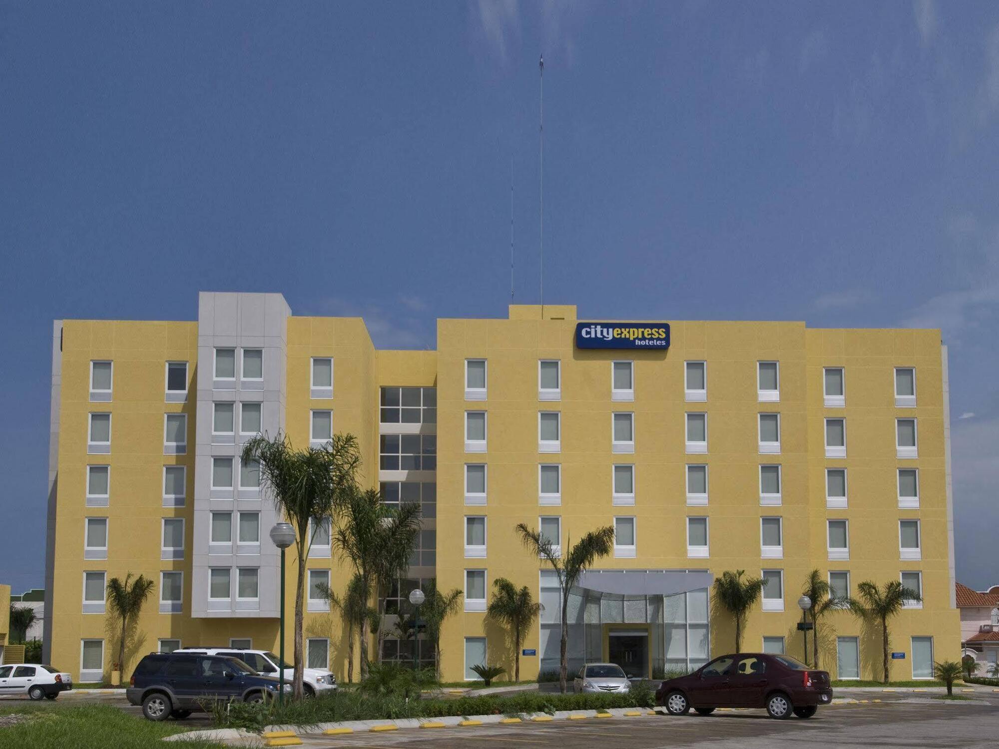 City Express By Marriott Mazatlan Hotel Exterior photo