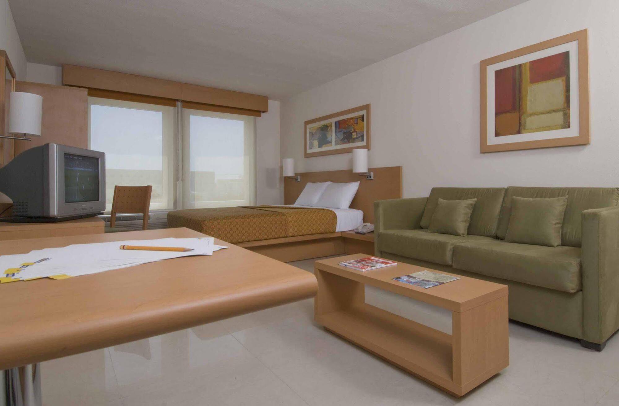 City Express By Marriott Mazatlan Exterior photo